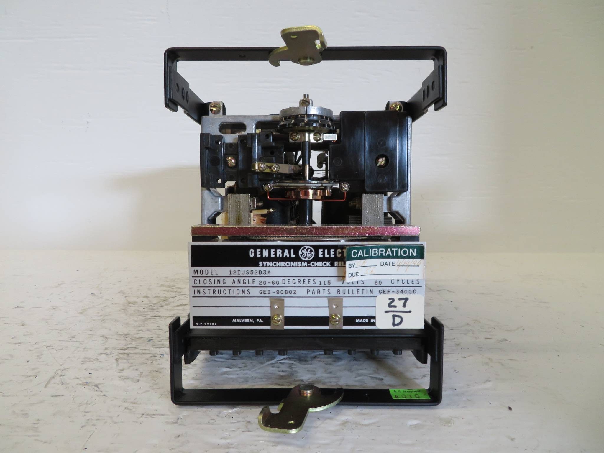 General Electric 12IJS52D3A Synchronism Check Relay IJS 52D3A GE 60Hz